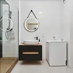 Nowa Manufaktura Krzyki By Renters 브로츠와프