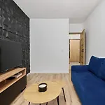 아파트 Nowa Manufaktura Krzyki By Renters