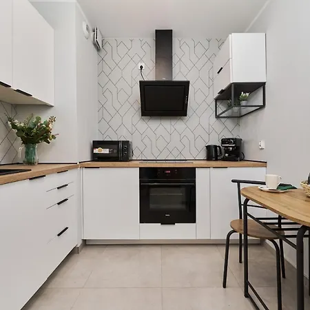 Nowa Manufaktura Krzyki By Renters *