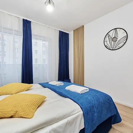 Nowa Manufaktura Krzyki By Renters 브로츠와프