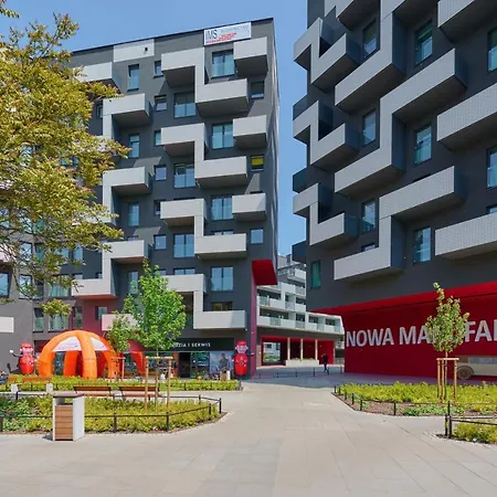 Nowa Manufaktura Krzyki By Renters 브로츠와프