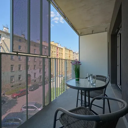 Nowa Manufaktura Krzyki By Renters 아파트