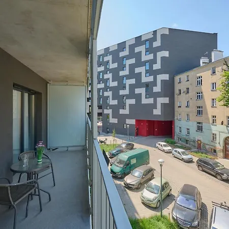 Nowa Manufaktura Krzyki By Renters 브로츠와프