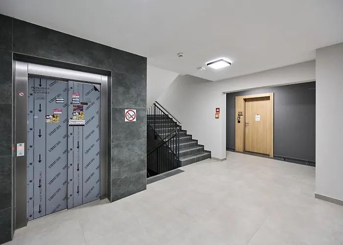 Nowa Manufaktura Krzyki By Renters *